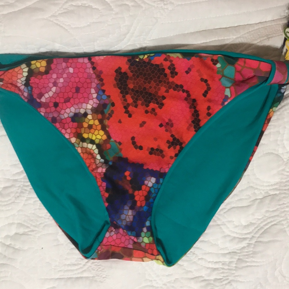 Reversible, NEVER WORN Becca swimwear bottom